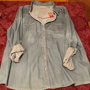 NWT Avenue denim button up shirt